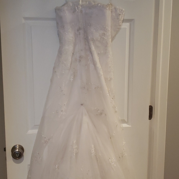 Dress - Picture 3 of 7